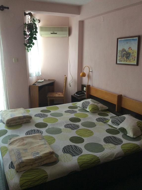 Hotel Balevurov サンダンスキ エクステリア 写真